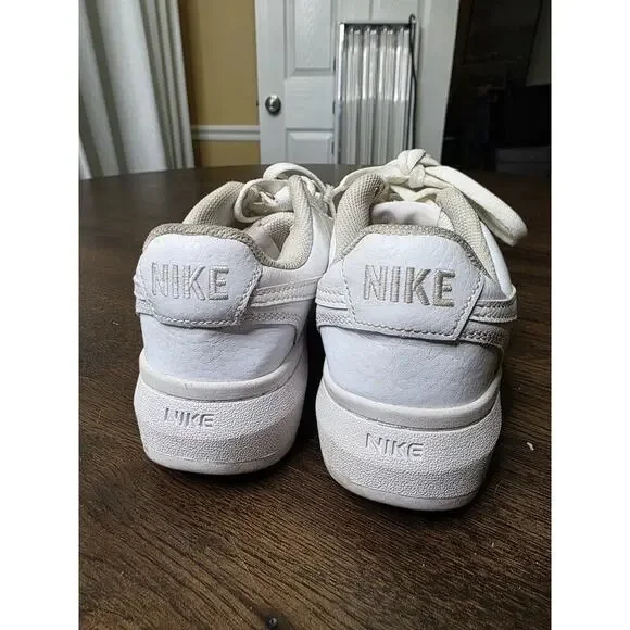 Nike Air Force One AF1 Low Triple White Sneaker Women’s 314192-117 Size 8 - Picture 16 of 16